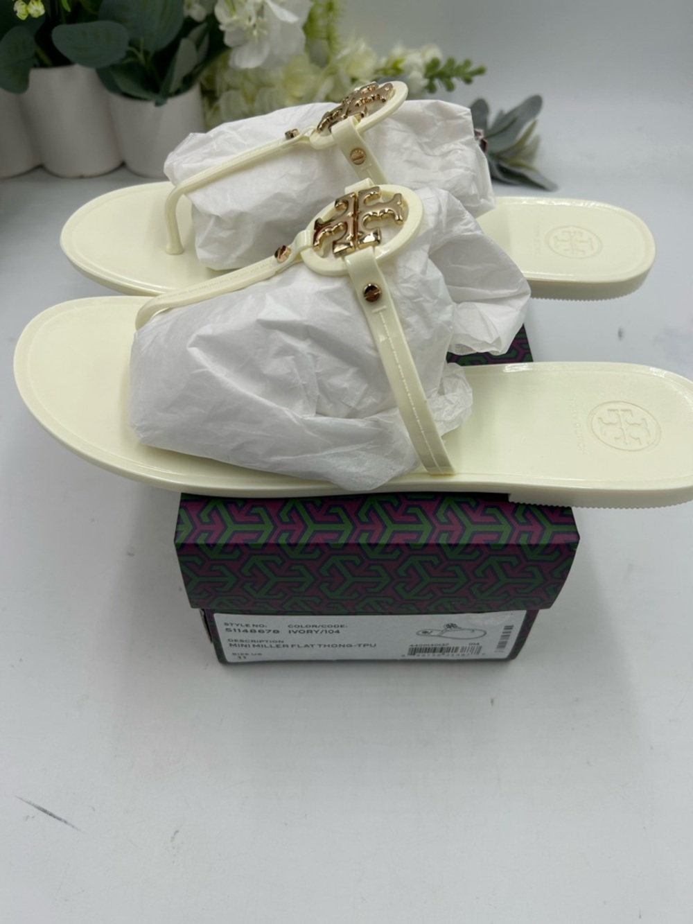 Women's TORY BURCH thong jelly sandals, size 11 - Picture 7 of 8